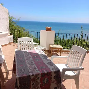 https://casita-blanca-nerja.hotelsinnerja.org
